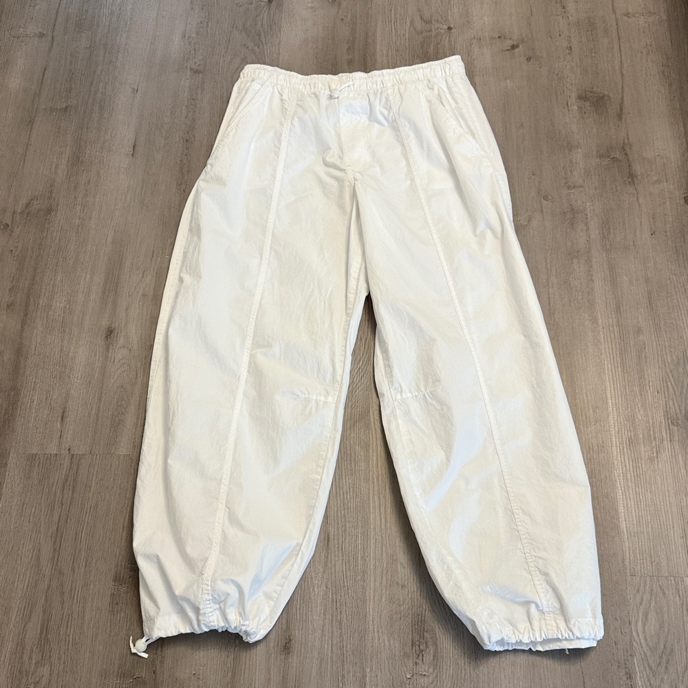 Zara white Elastic Waist Pants new with out tags size large